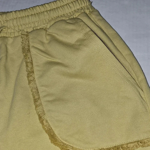 Gilli distressed‎ hem mustard colored lounge women shorts SZ Small - Picture 6 of 14